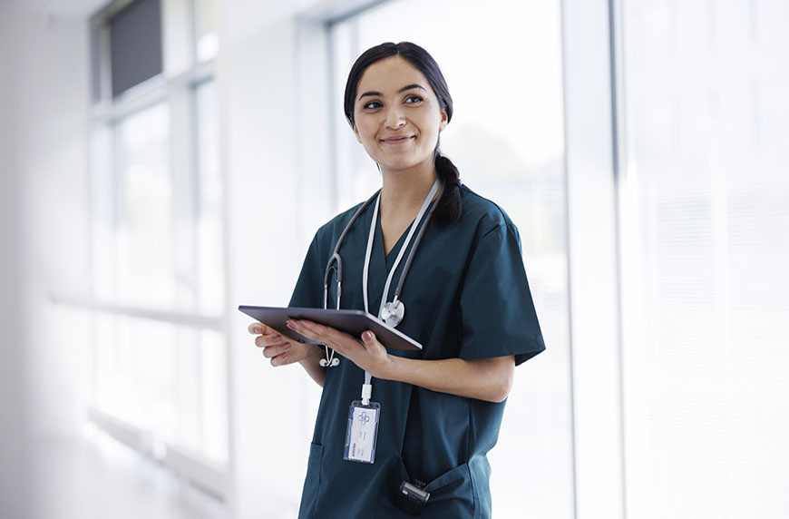 4 reasons to use a staffing agency to find a medical job